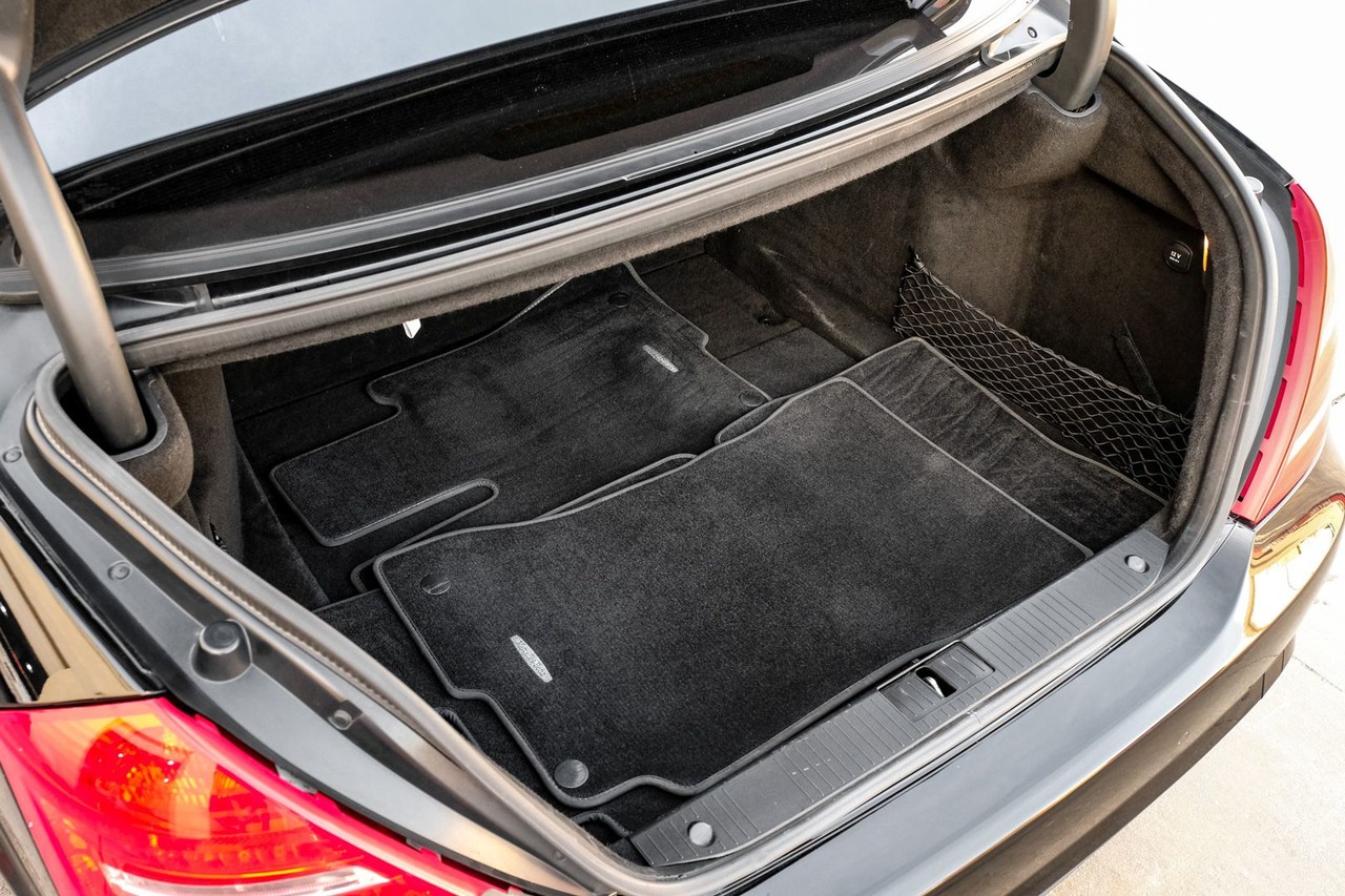 Mercedes-Benz S-Class Vehicle Main Gallery Image 47