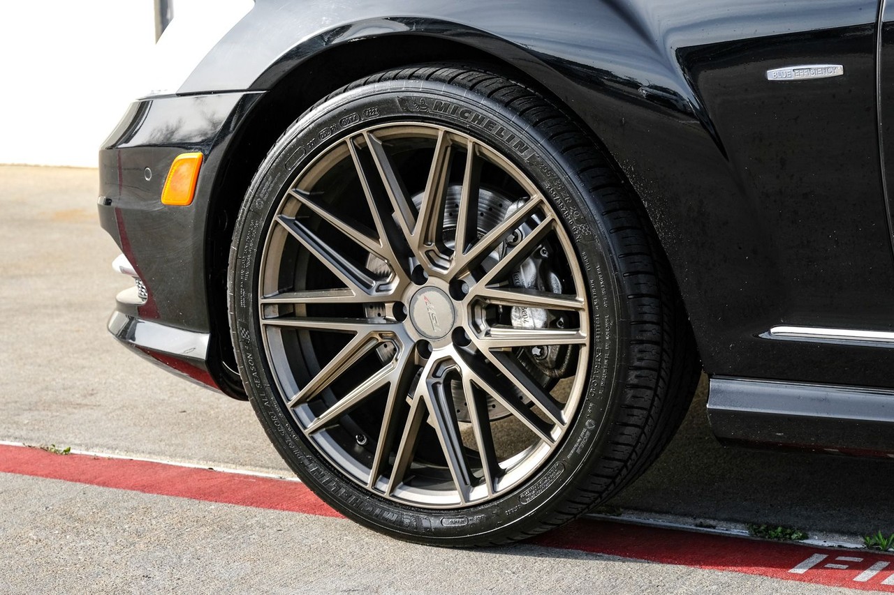 Mercedes-Benz S-Class Vehicle Main Gallery Image 50