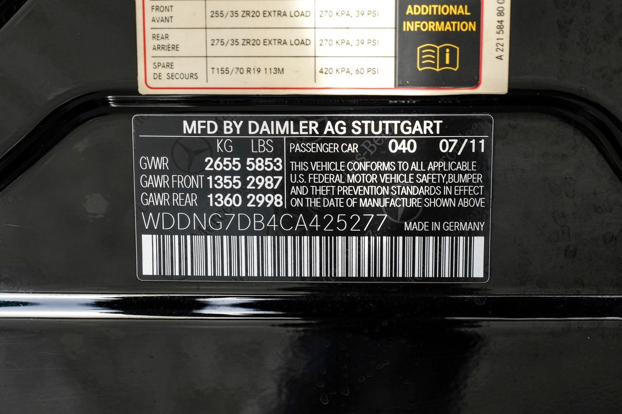 Mercedes-Benz S-Class Vehicle Main Gallery Image 53