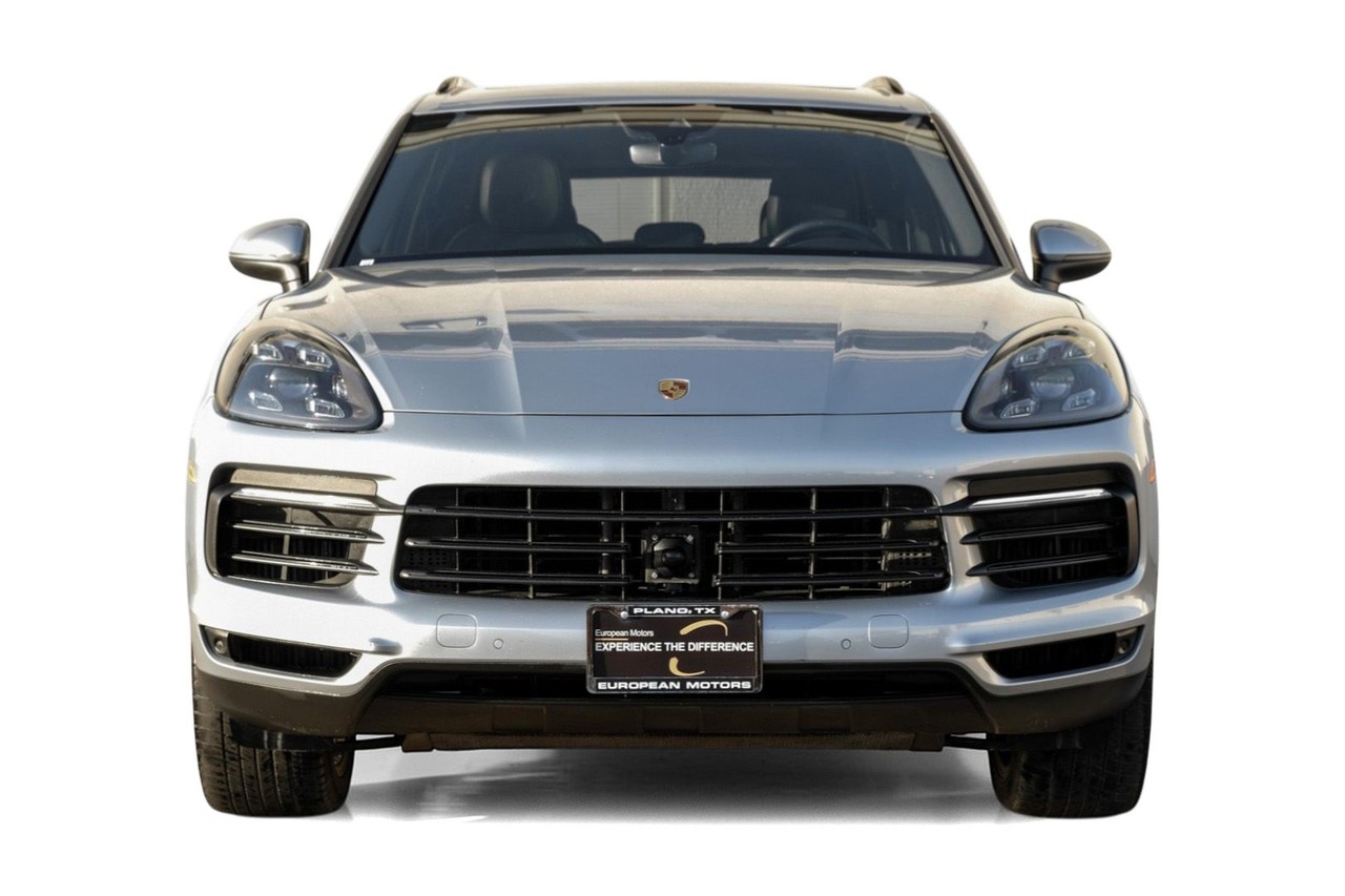 Porsche Cayenne Vehicle Main Gallery Image 06