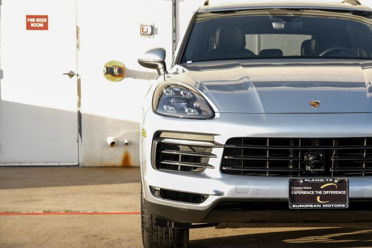 Porsche Cayenne Vehicle Main Gallery Image 45