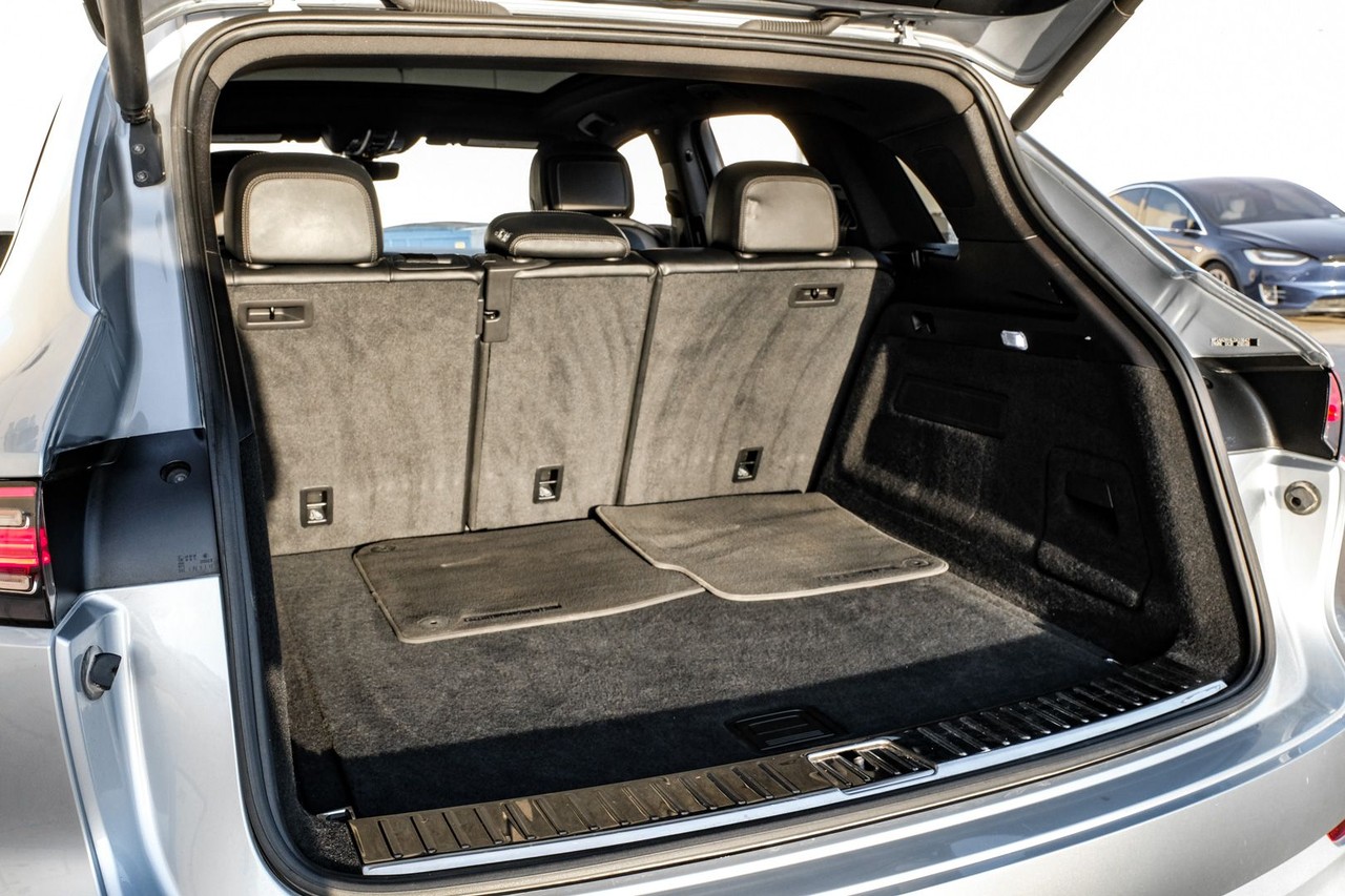 Porsche Cayenne Vehicle Main Gallery Image 48