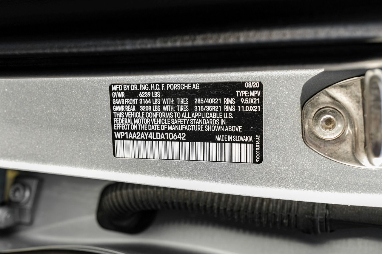 Porsche Cayenne Vehicle Main Gallery Image 54