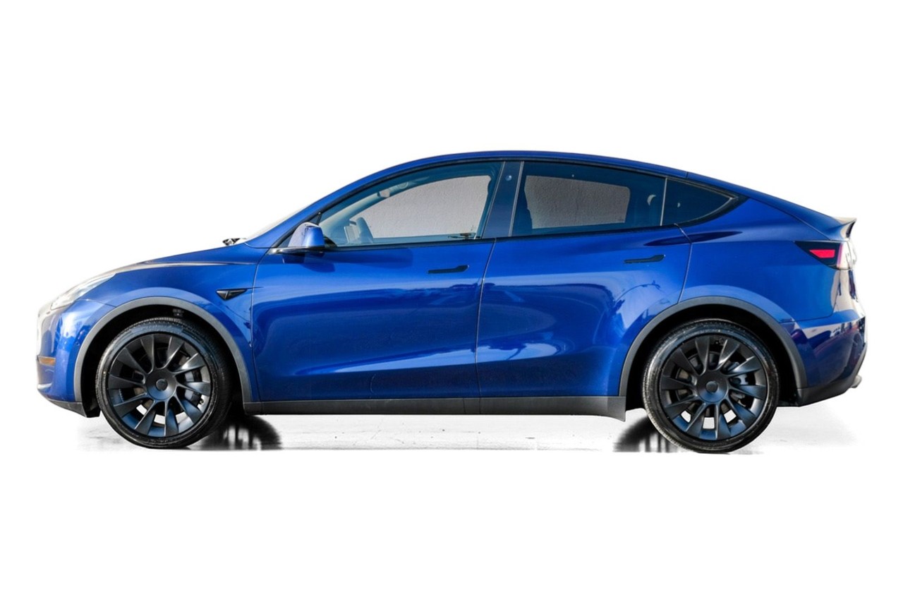 Tesla Model Y Vehicle Main Gallery Image 10