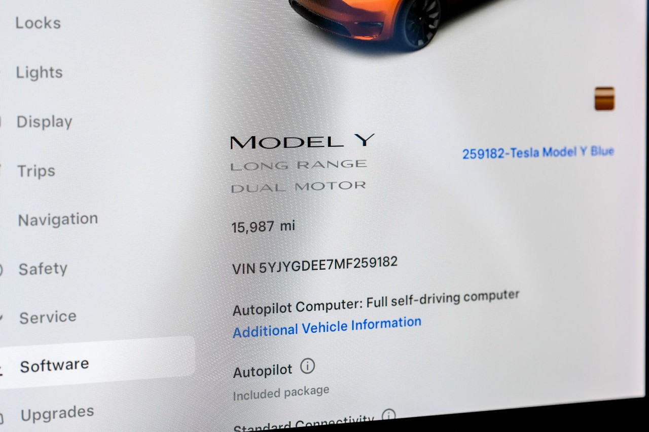 Tesla Model Y Vehicle Main Gallery Image 18
