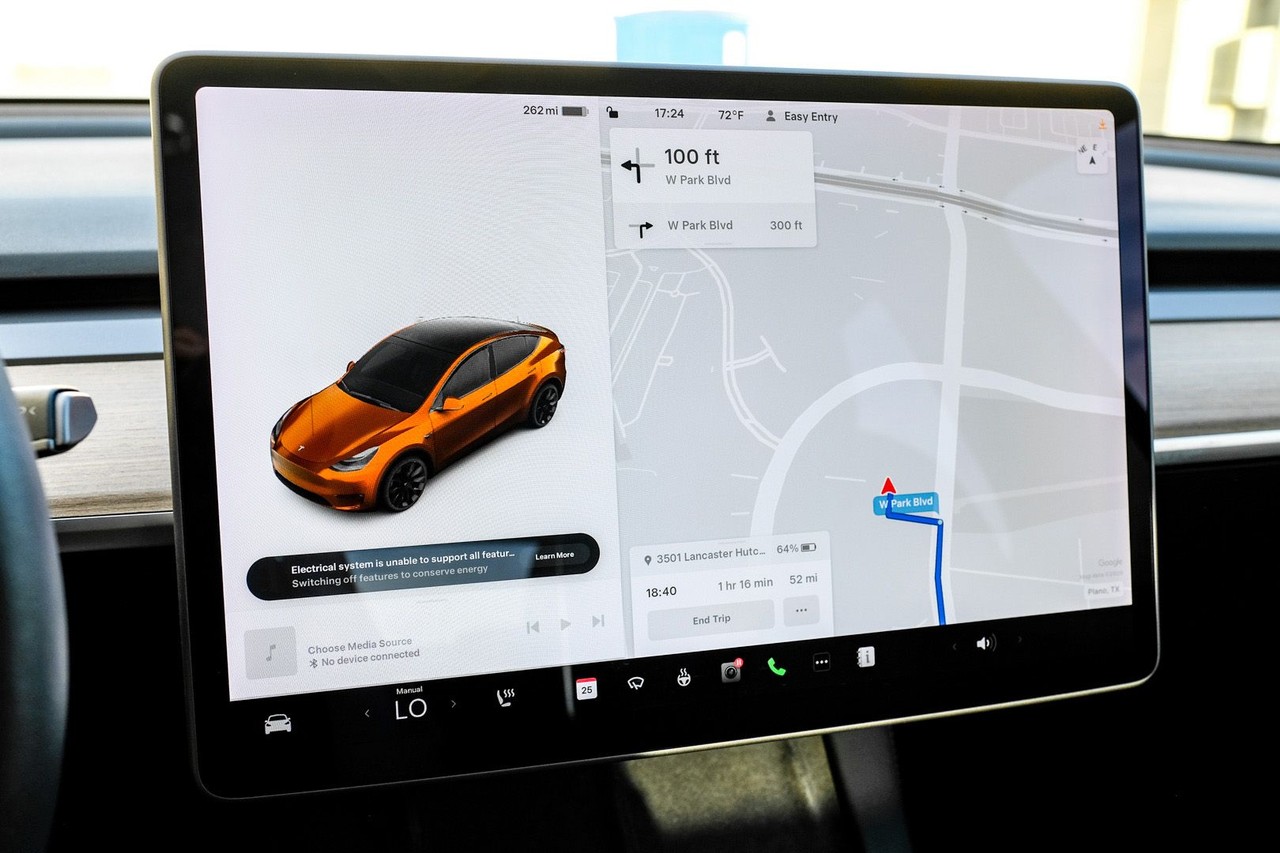 Tesla Model Y Vehicle Main Gallery Image 19