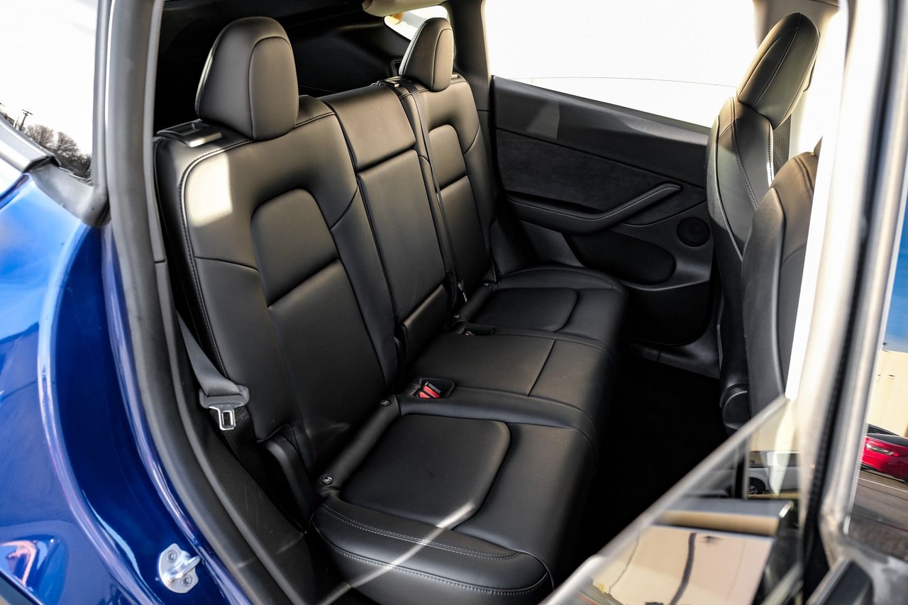 Tesla Model Y Vehicle Main Gallery Image 33