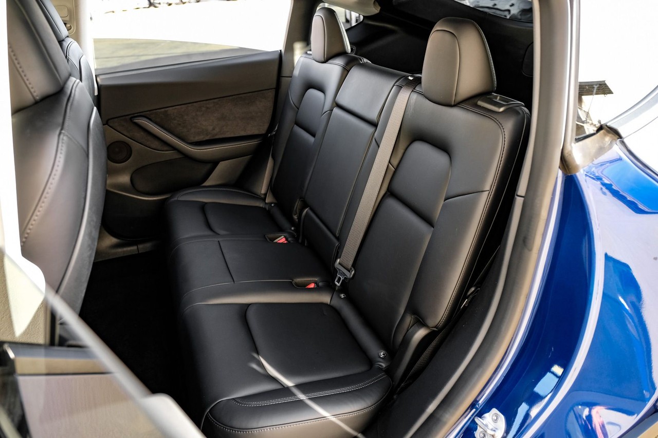 Tesla Model Y Vehicle Main Gallery Image 36