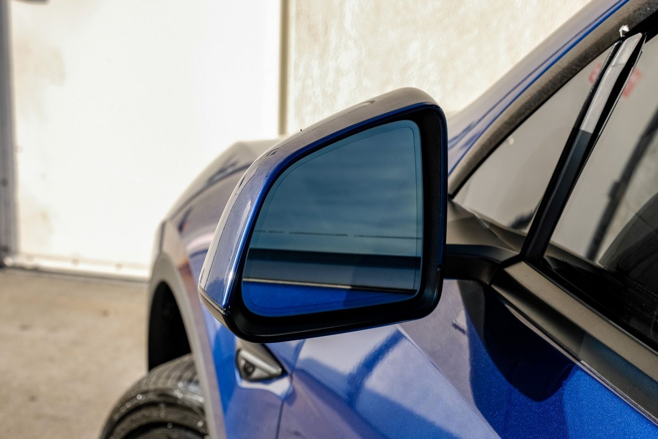 Tesla Model Y Vehicle Main Gallery Image 38