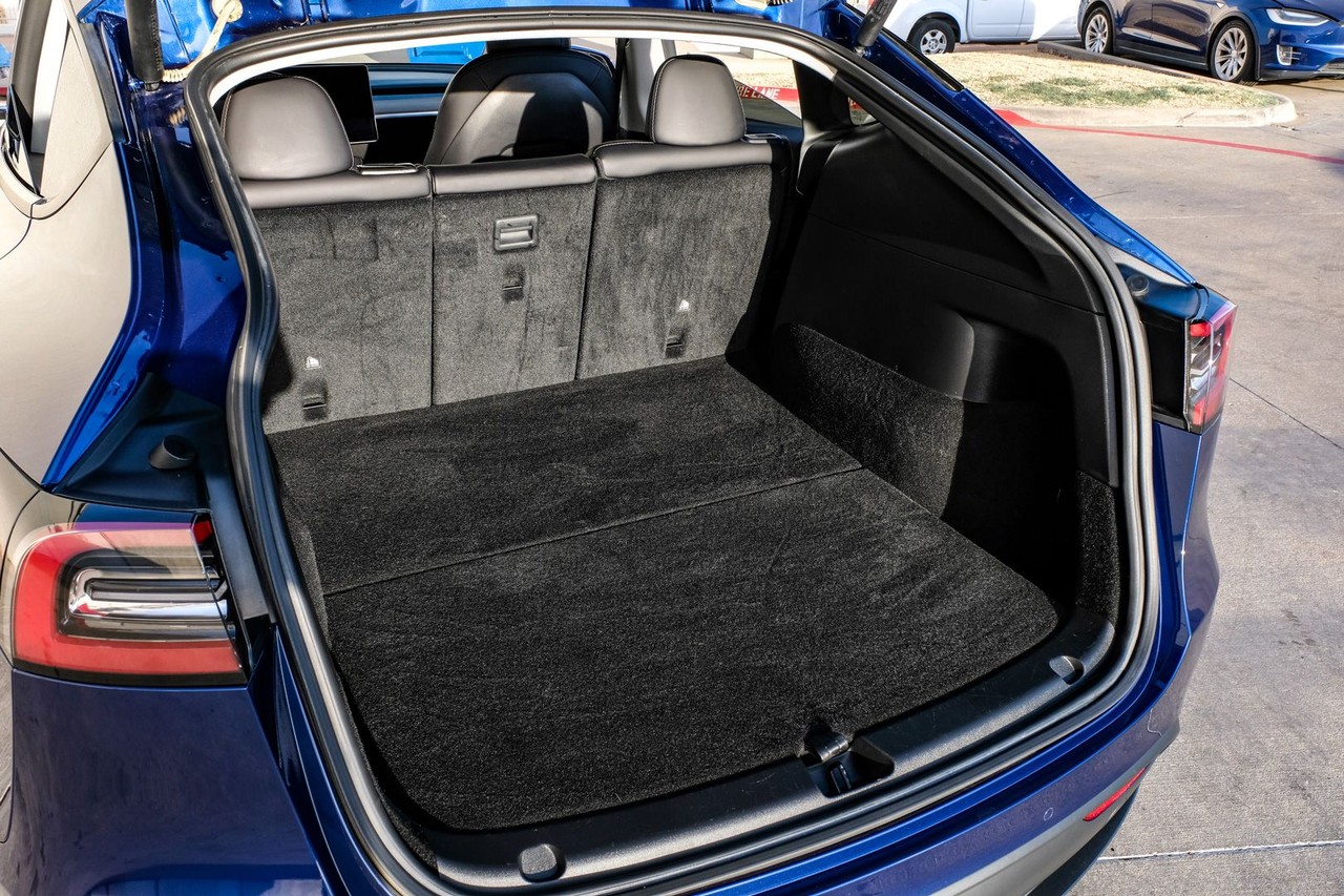 Tesla Model Y Vehicle Main Gallery Image 49