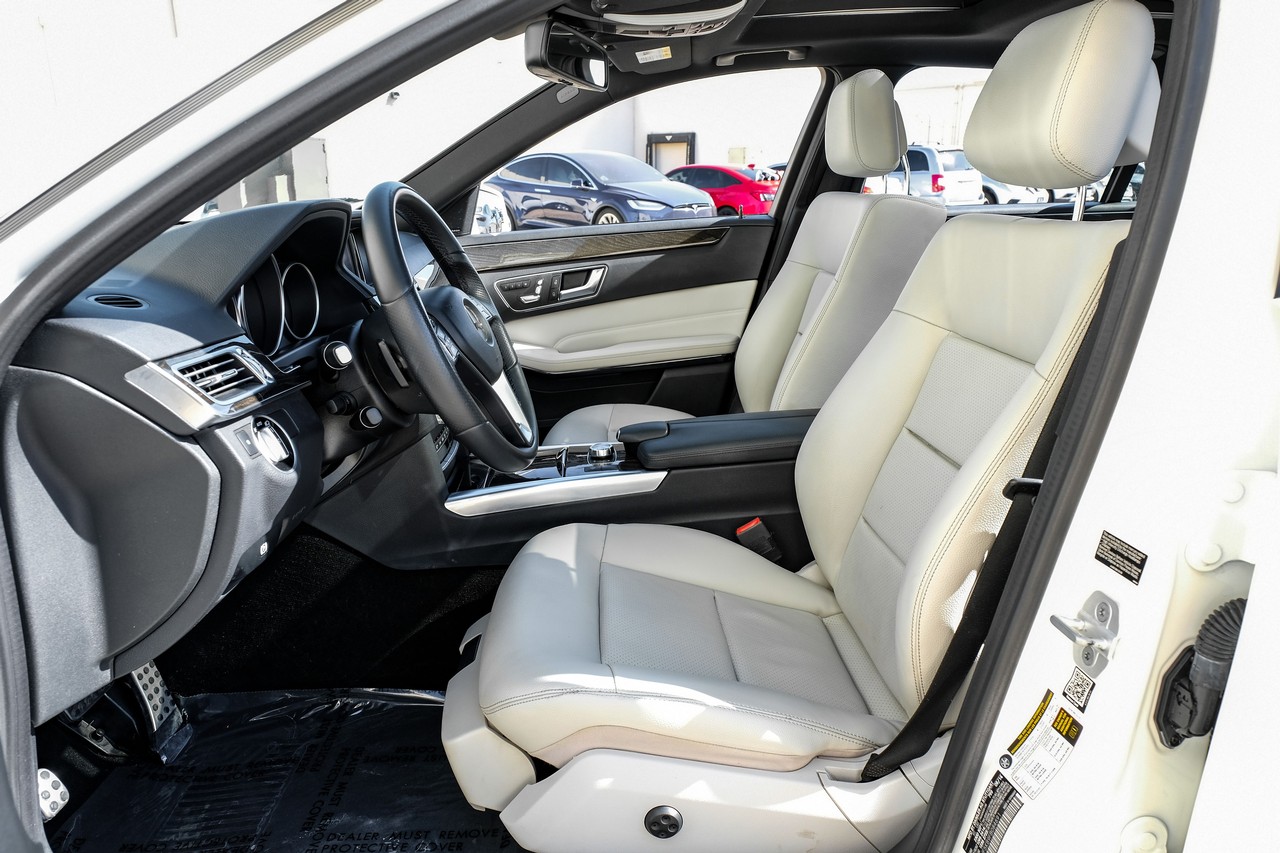 Mercedes-Benz E 350 Vehicle Main Gallery Image 04