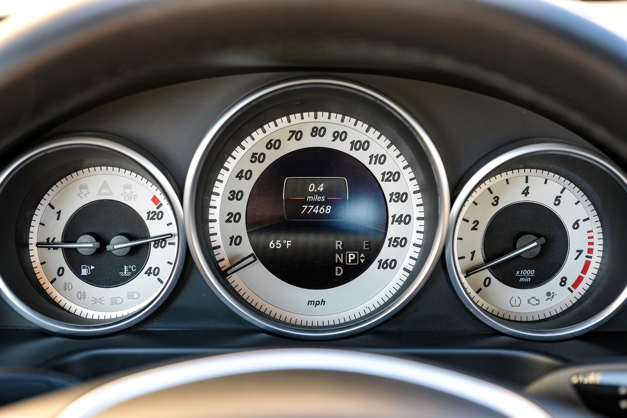 Mercedes-Benz E 350 Vehicle Main Gallery Image 20