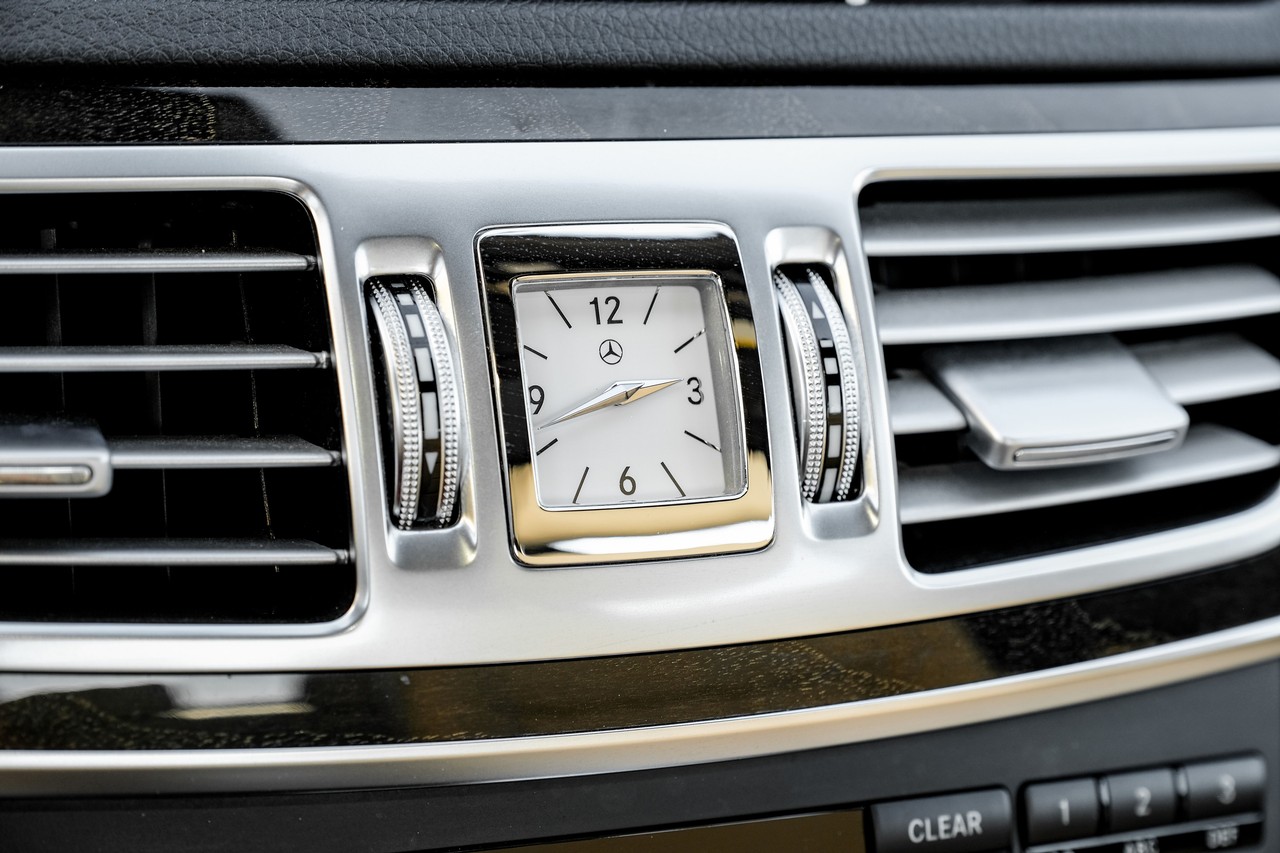 Mercedes-Benz E 350 Vehicle Main Gallery Image 27