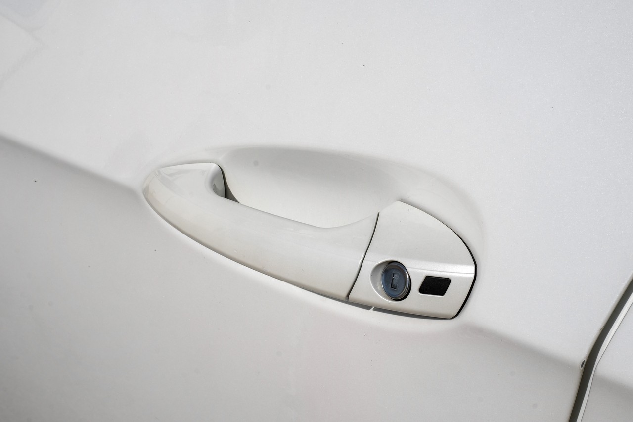 Mercedes-Benz E 350 Vehicle Main Gallery Image 39