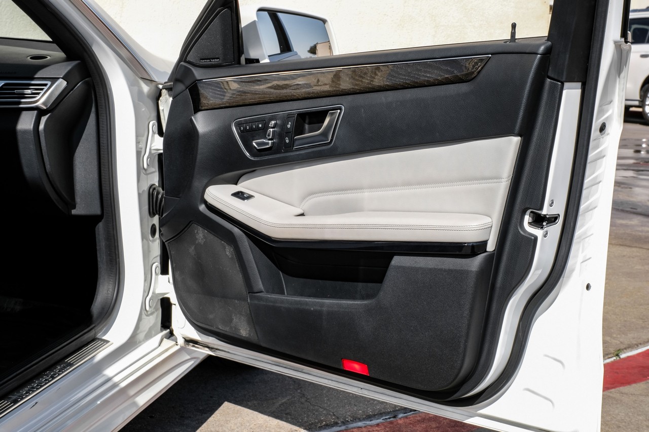 Mercedes-Benz E 350 Vehicle Main Gallery Image 43