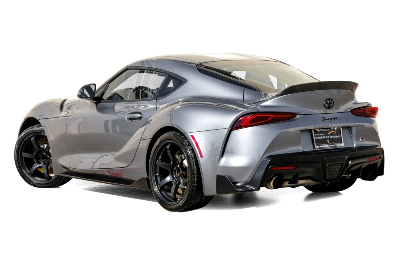 Toyota Supra Vehicle Main Gallery Image 10