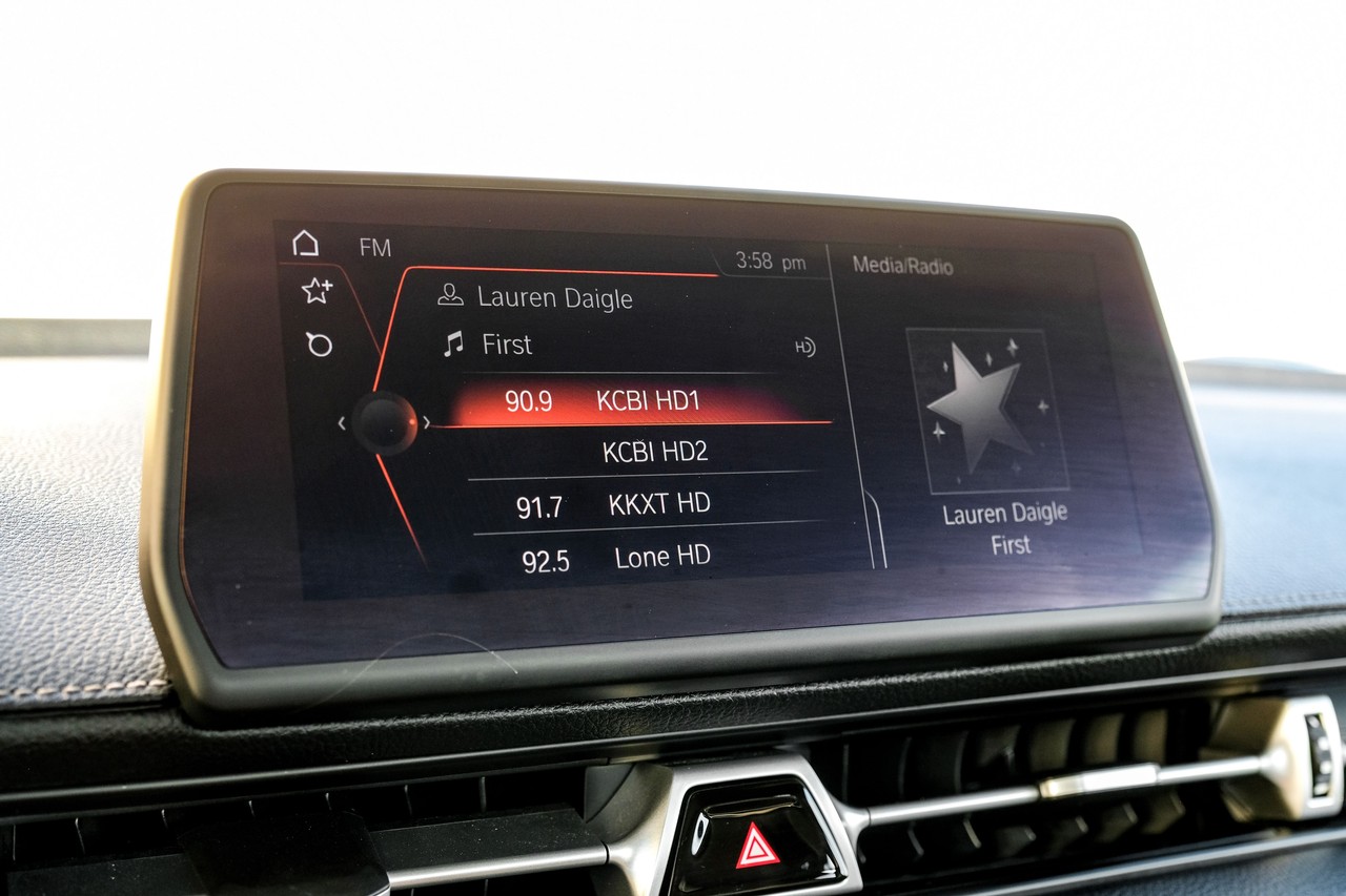 Toyota Supra Vehicle Main Gallery Image 23