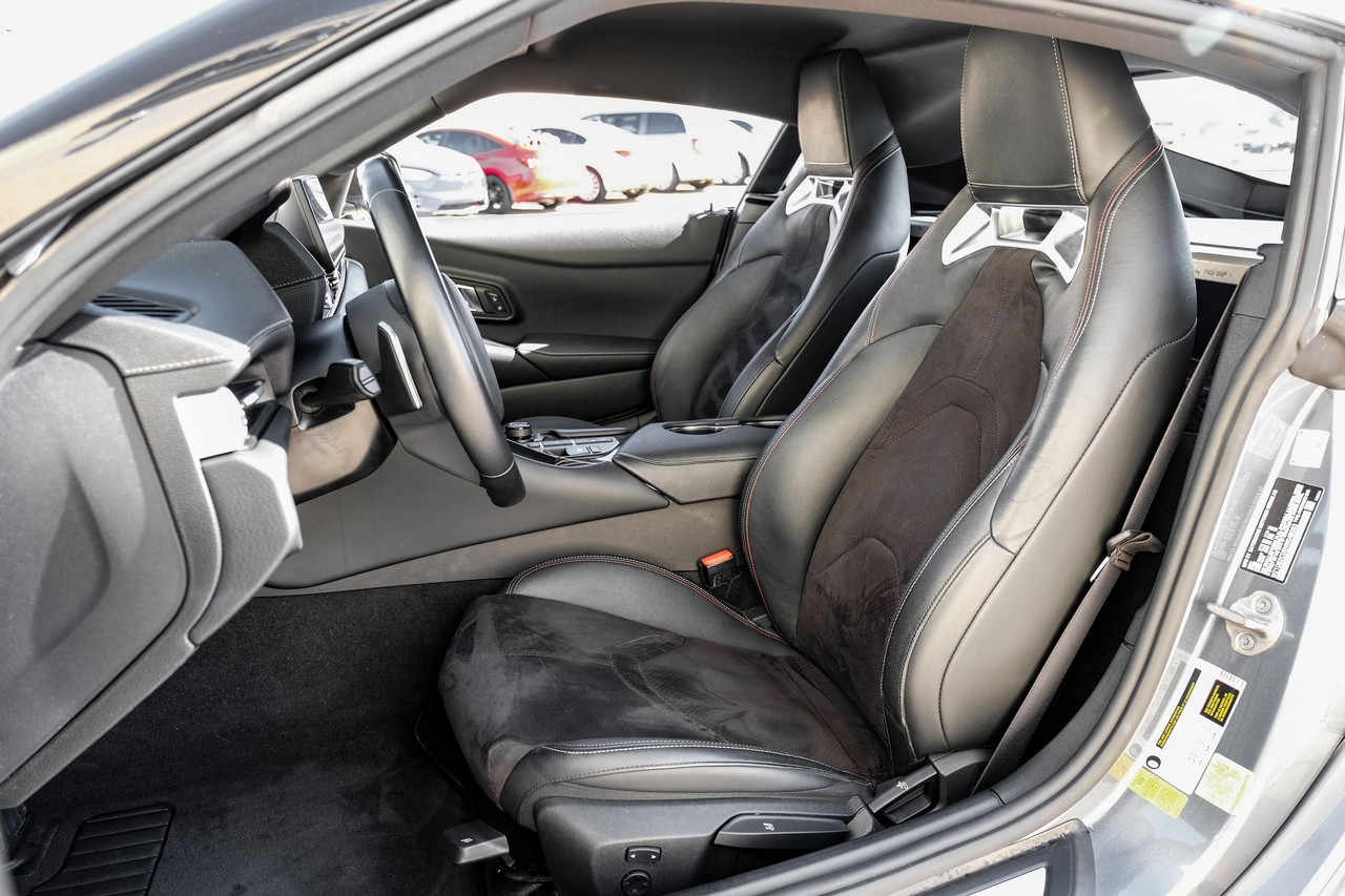 Toyota Supra Vehicle Main Gallery Image 28