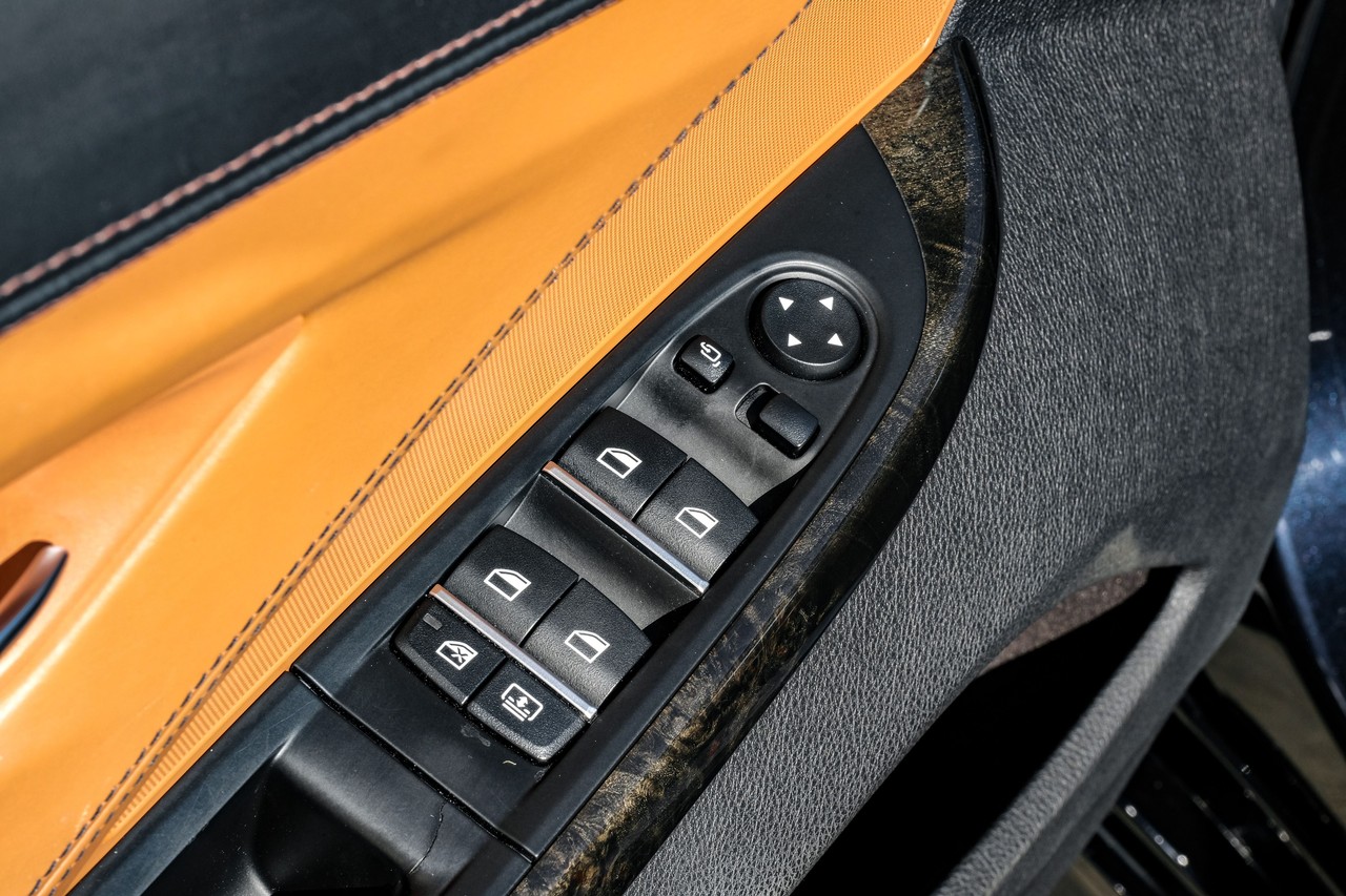 BMW 6 Series Vehicle Main Gallery Image 43