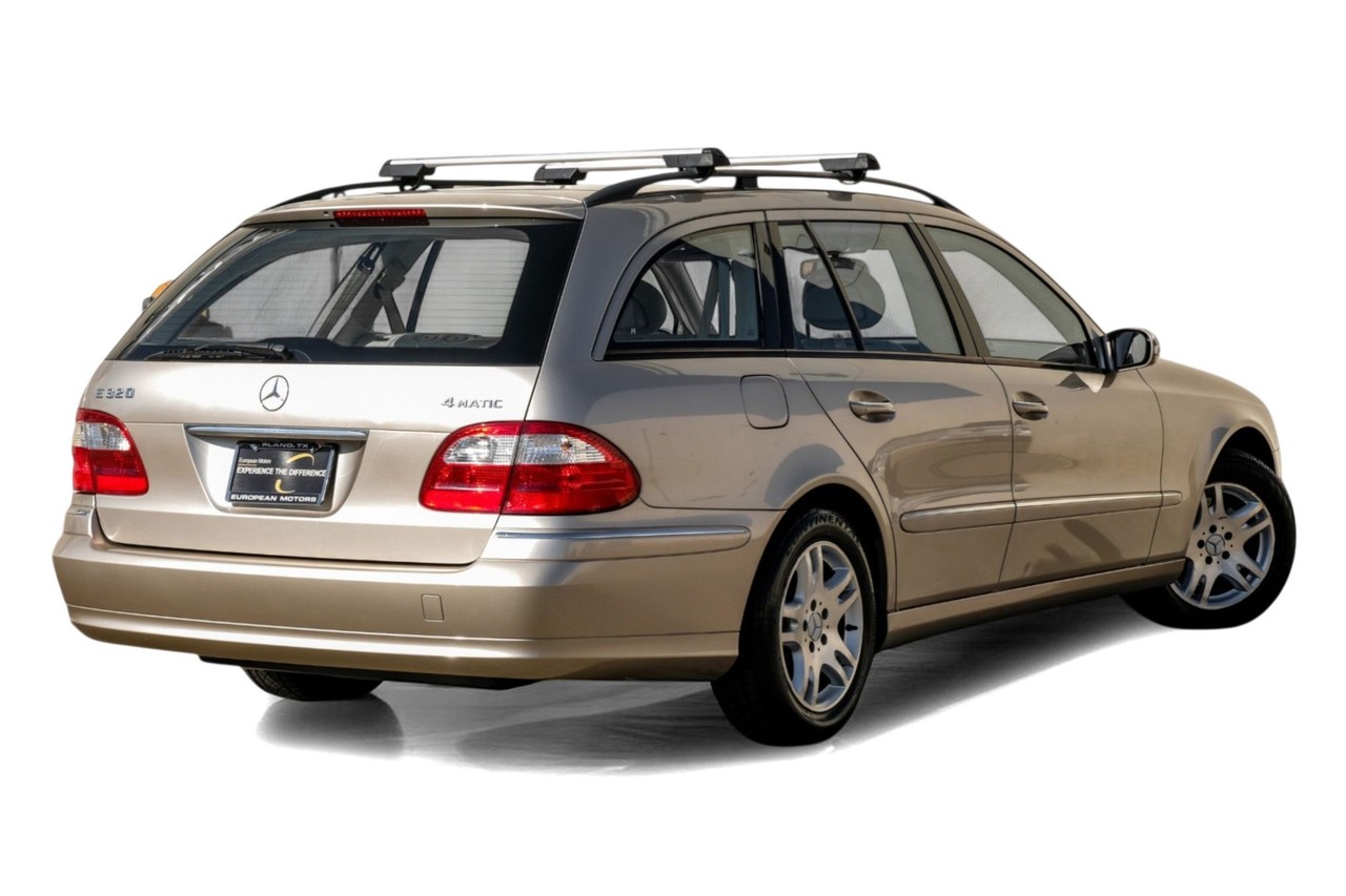 Mercedes-Benz E 320 Vehicle Main Gallery Image 09