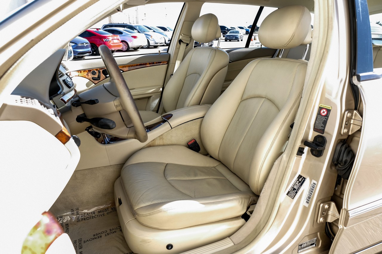 Mercedes-Benz E 320 Vehicle Main Gallery Image 28