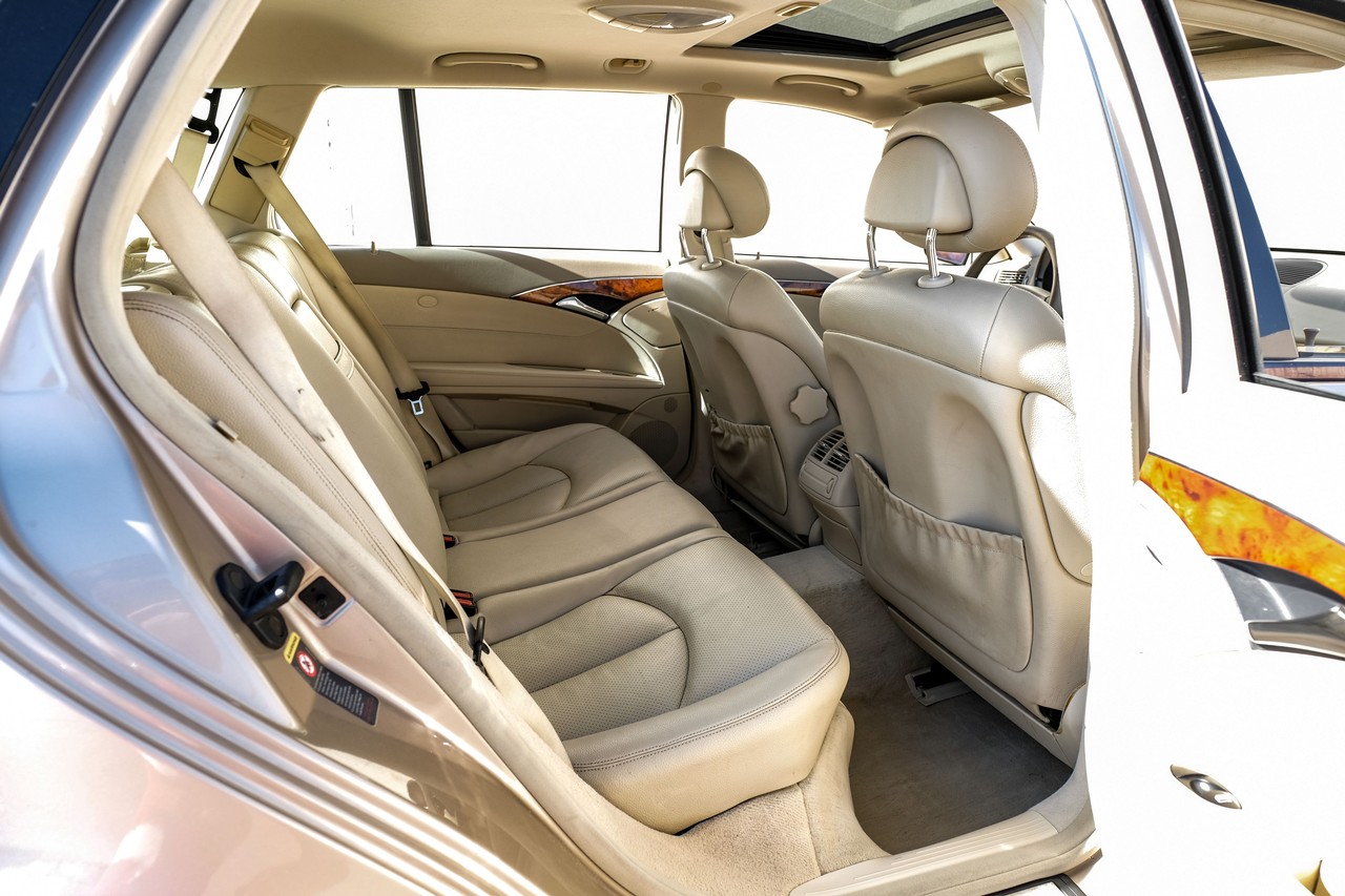 Mercedes-Benz E 320 Vehicle Main Gallery Image 32