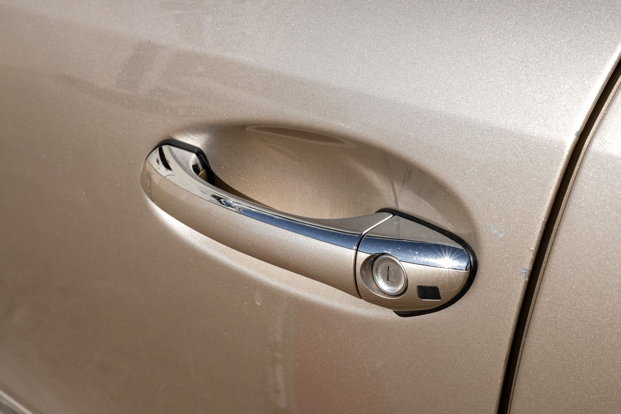 Mercedes-Benz E 320 Vehicle Main Gallery Image 35