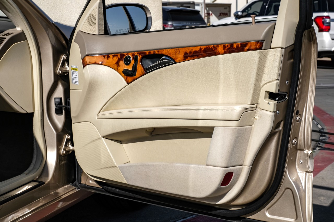 Mercedes-Benz E 320 Vehicle Main Gallery Image 40