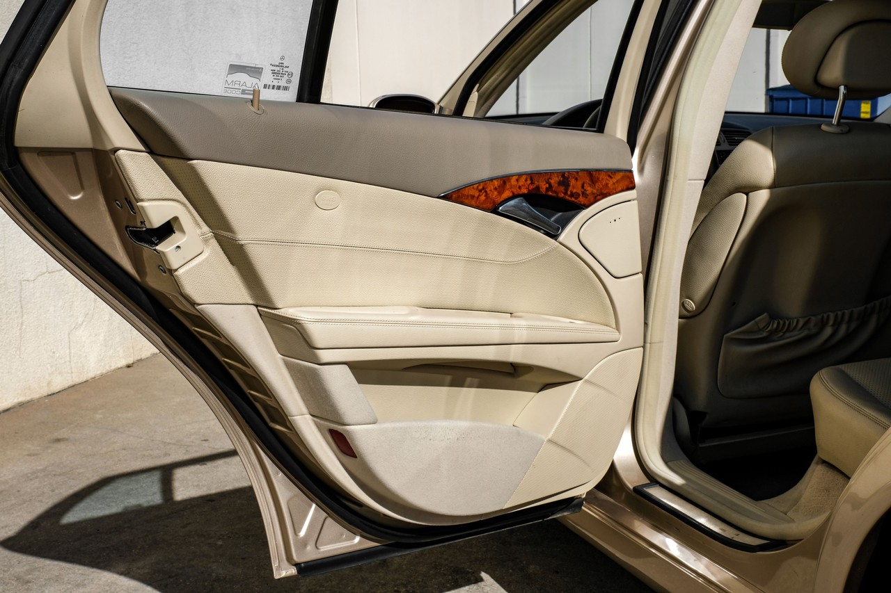 Mercedes-Benz E 320 Vehicle Main Gallery Image 41