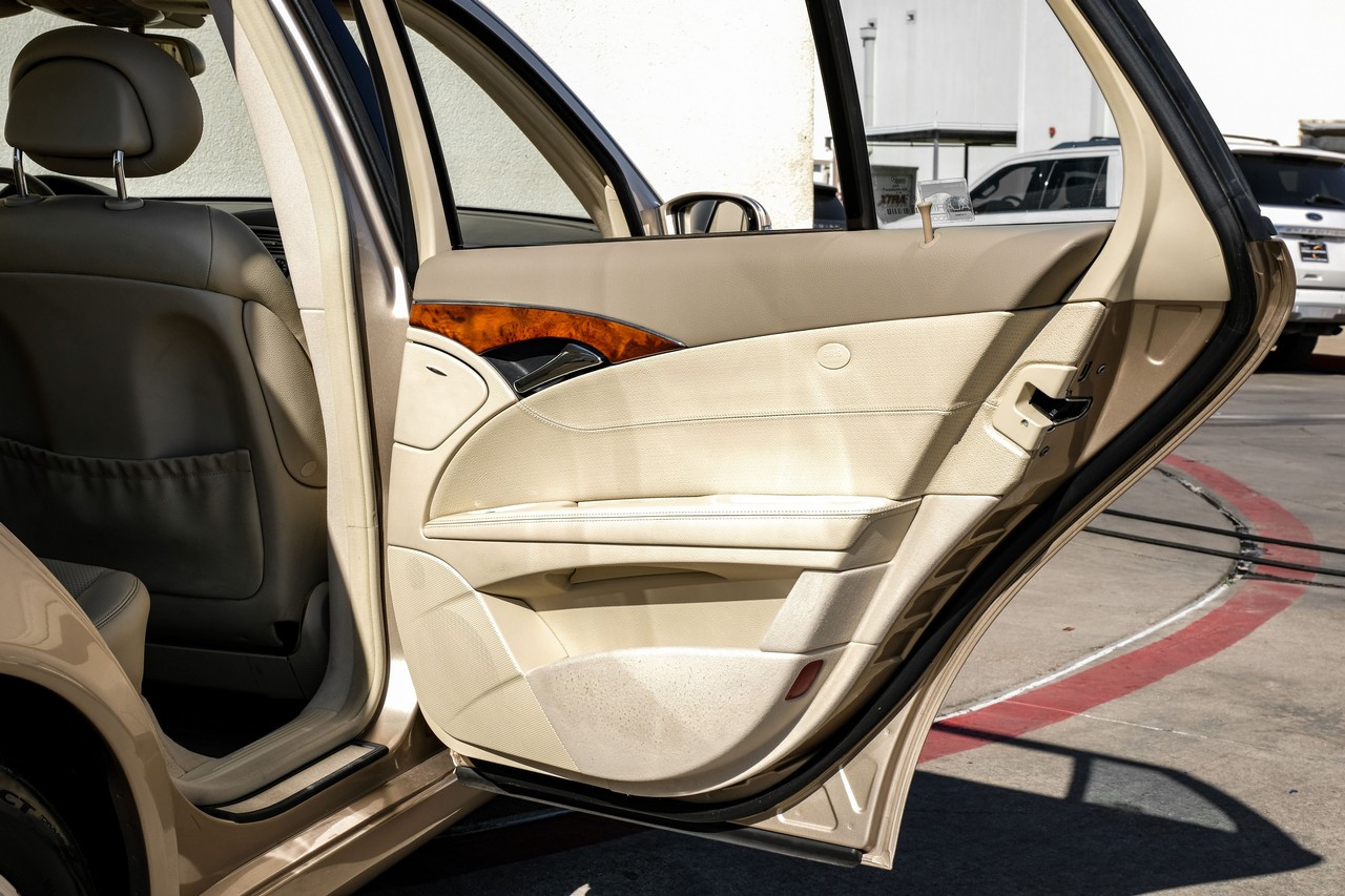 Mercedes-Benz E 320 Vehicle Main Gallery Image 42