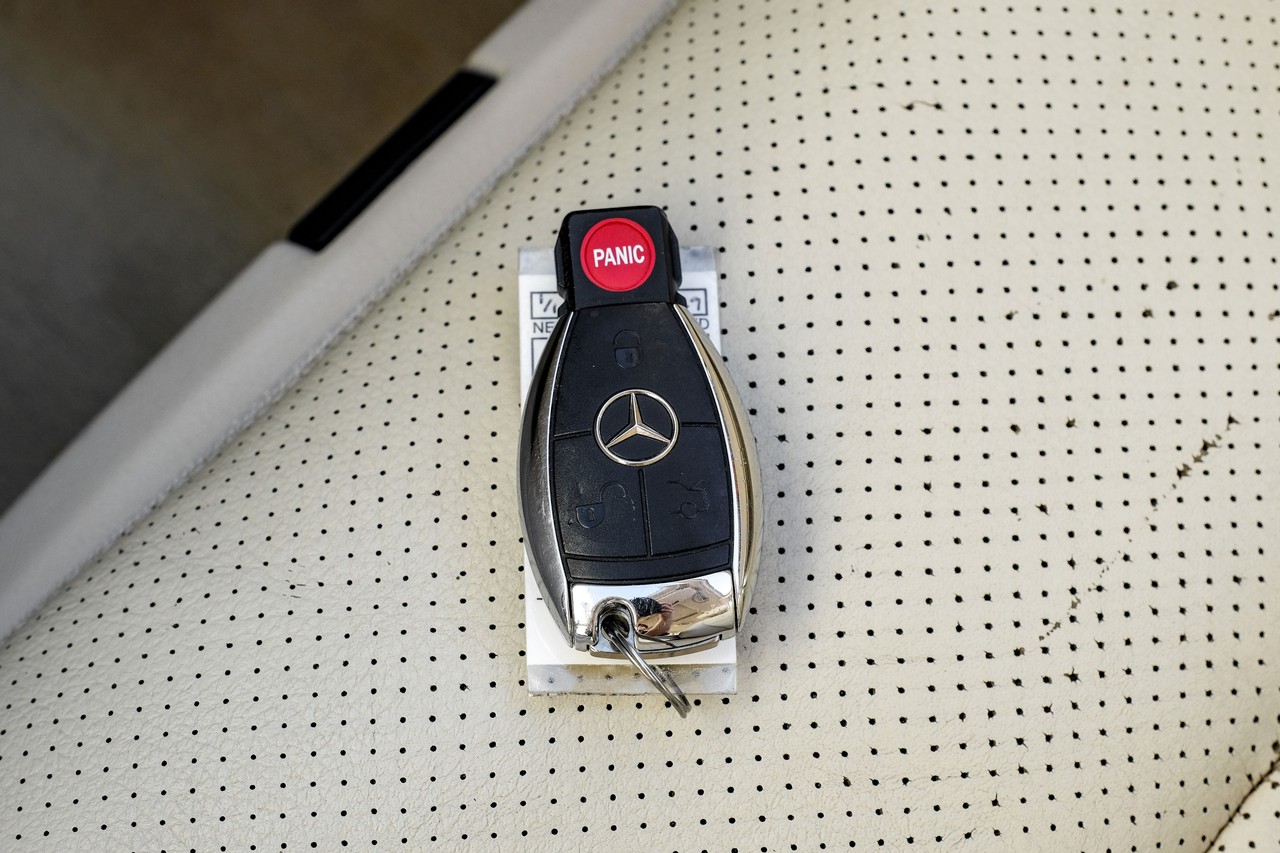 Mercedes-Benz E 320 Vehicle Main Gallery Image 50