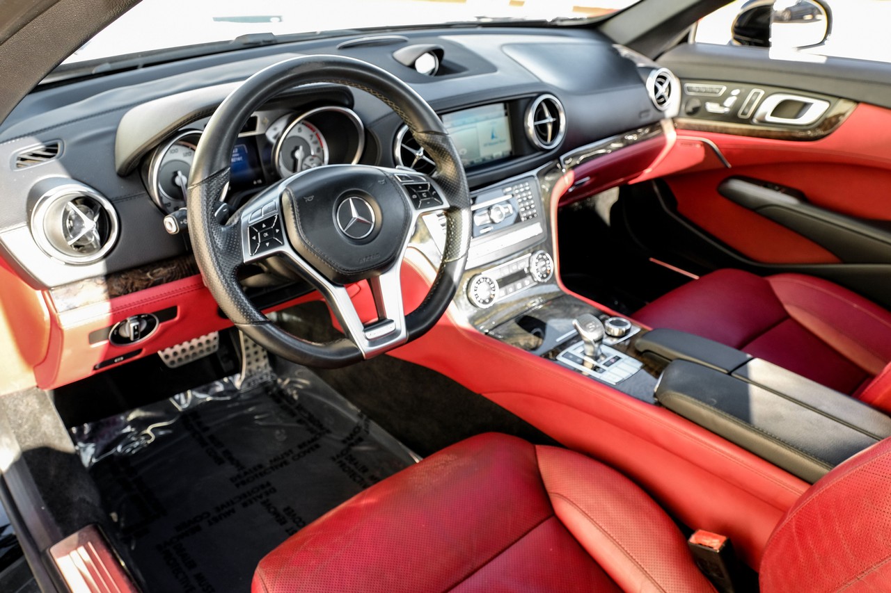 Mercedes-Benz SL 400 Vehicle Main Gallery Image 03