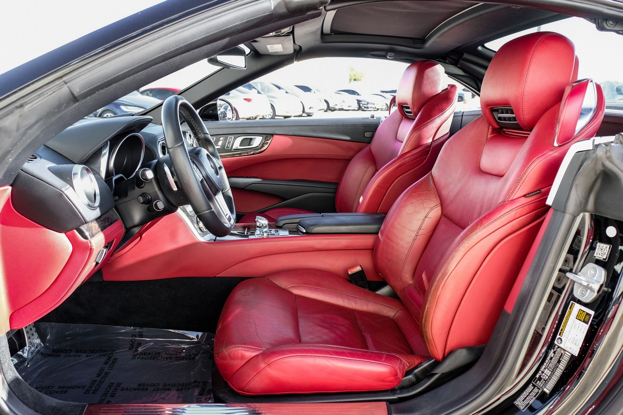 Mercedes-Benz SL 400 Vehicle Main Gallery Image 04