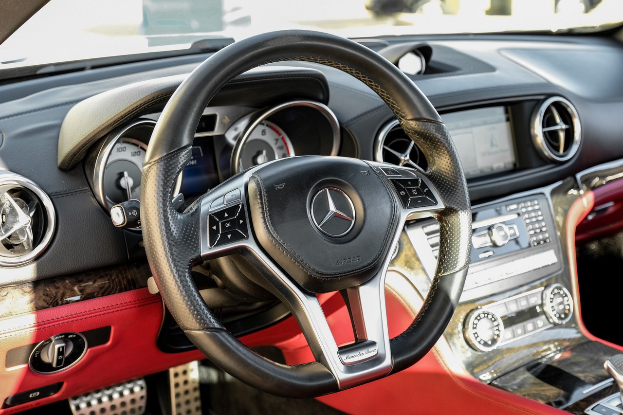 Mercedes-Benz SL 400 Vehicle Main Gallery Image 15