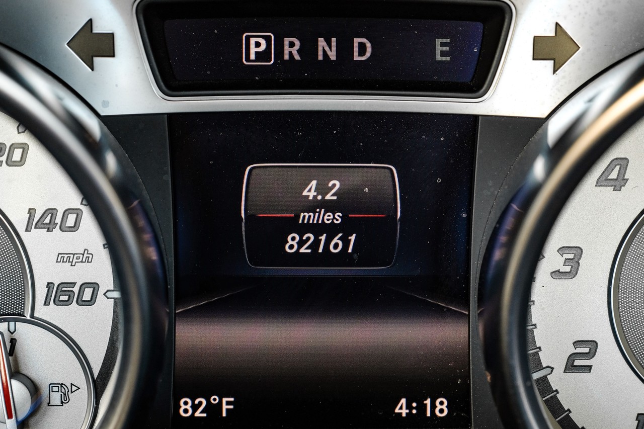 Mercedes-Benz SL 400 Vehicle Main Gallery Image 19