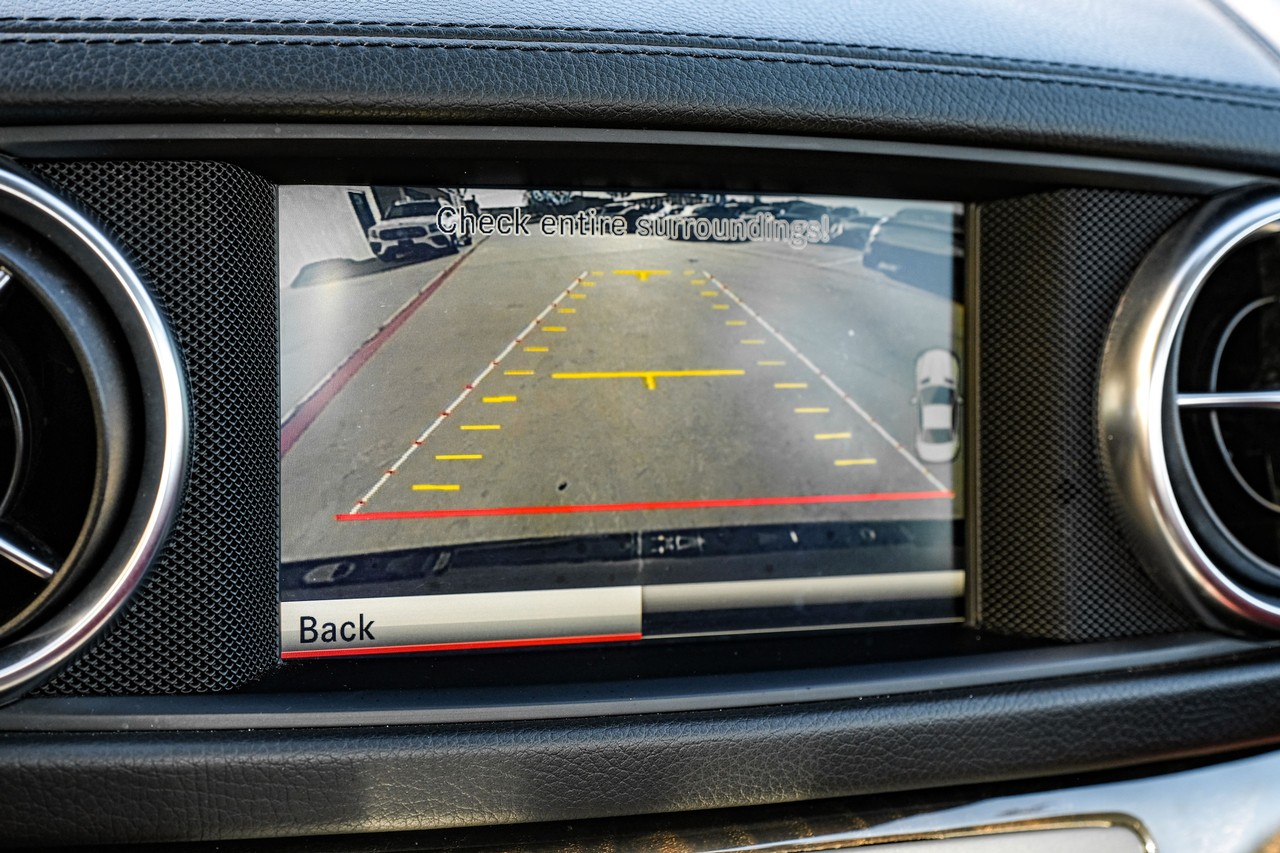 Mercedes-Benz SL 400 Vehicle Main Gallery Image 21