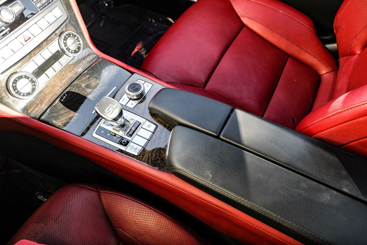 Mercedes-Benz SL 400 Vehicle Main Gallery Image 22