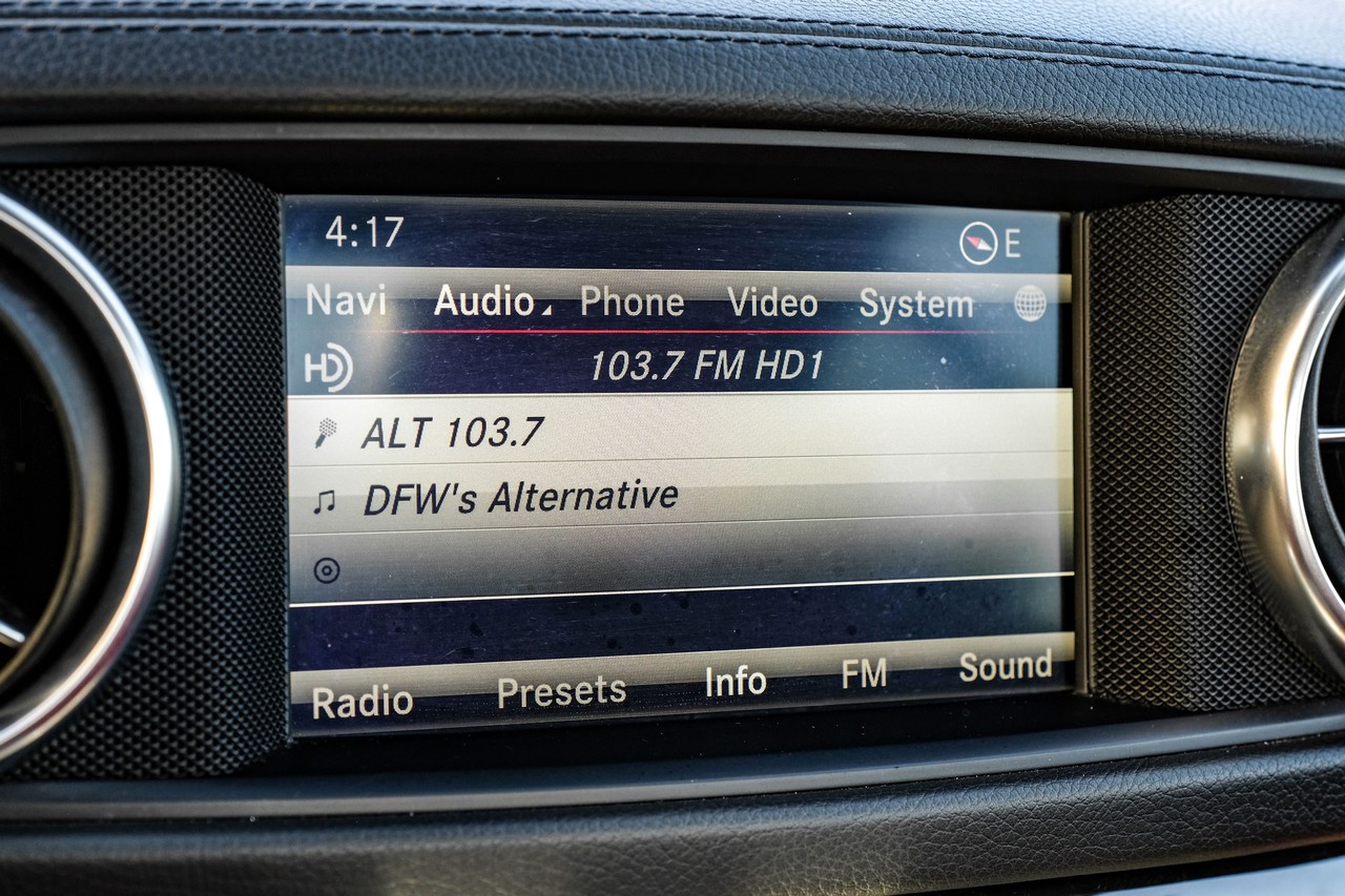 Mercedes-Benz SL 400 Vehicle Main Gallery Image 24