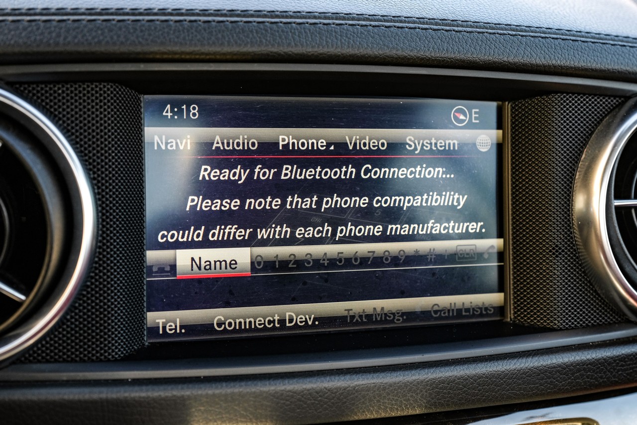 Mercedes-Benz SL 400 Vehicle Main Gallery Image 25