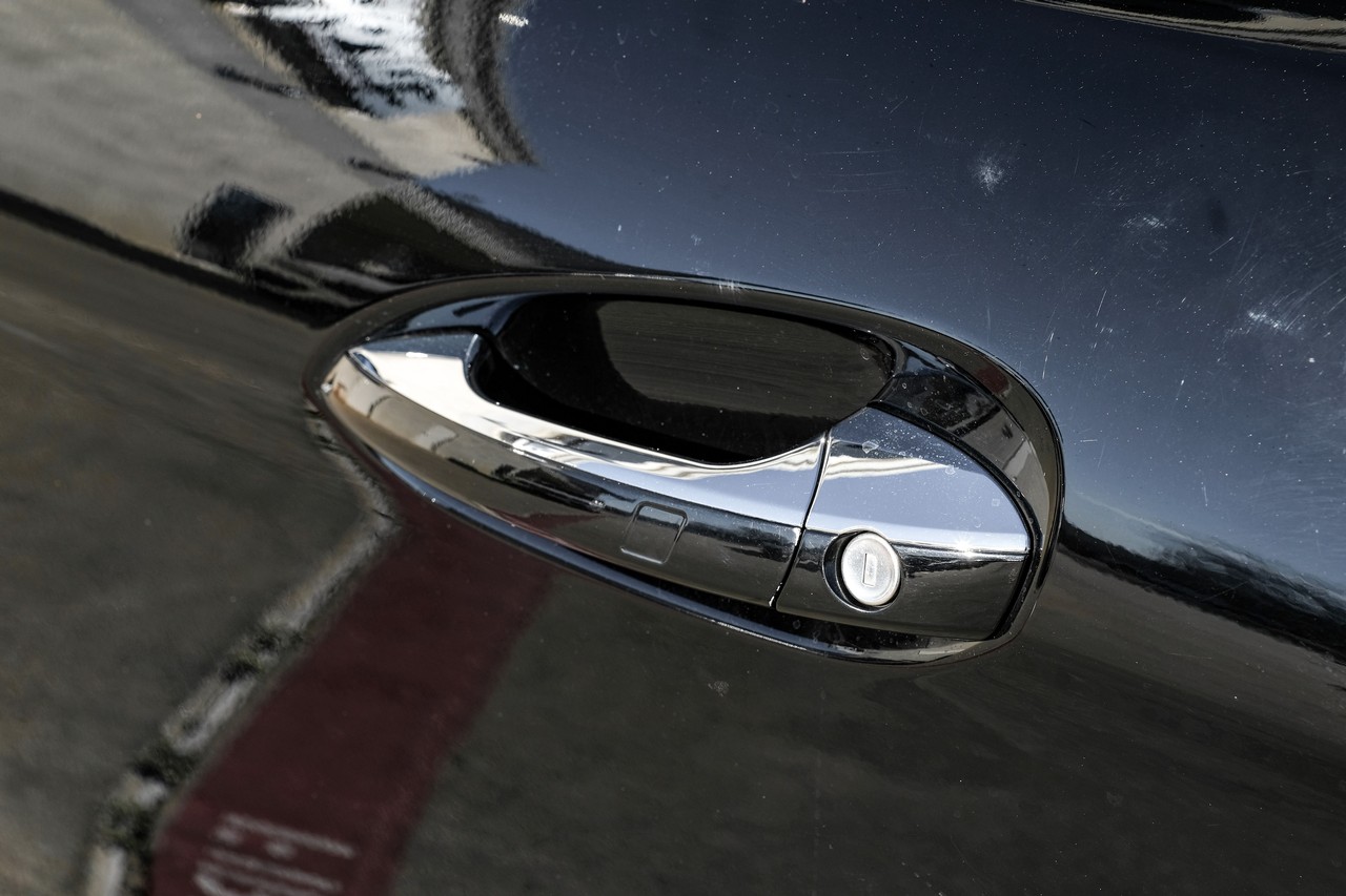 Mercedes-Benz SL 400 Vehicle Main Gallery Image 31