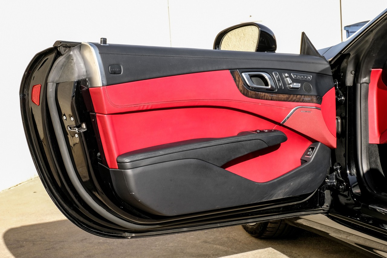 Mercedes-Benz SL 400 Vehicle Main Gallery Image 33