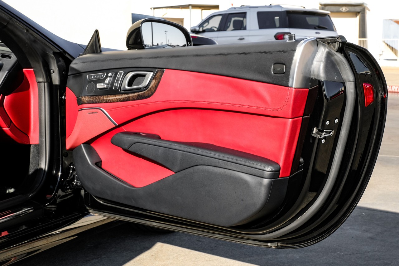 Mercedes-Benz SL 400 Vehicle Main Gallery Image 35