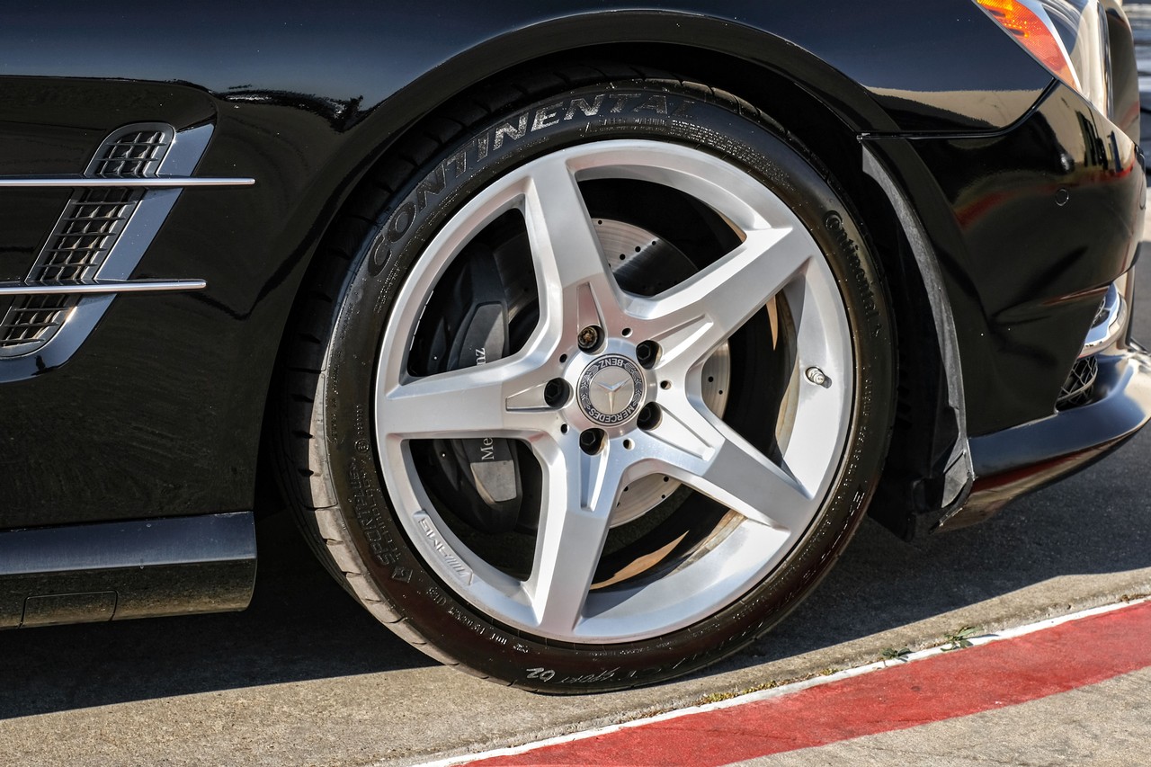 Mercedes-Benz SL 400 Vehicle Main Gallery Image 39