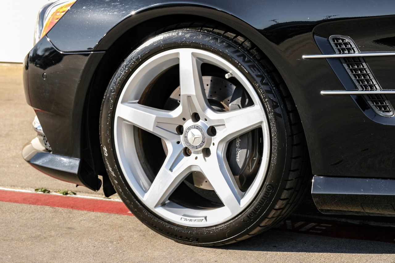 Mercedes-Benz SL 400 Vehicle Main Gallery Image 40