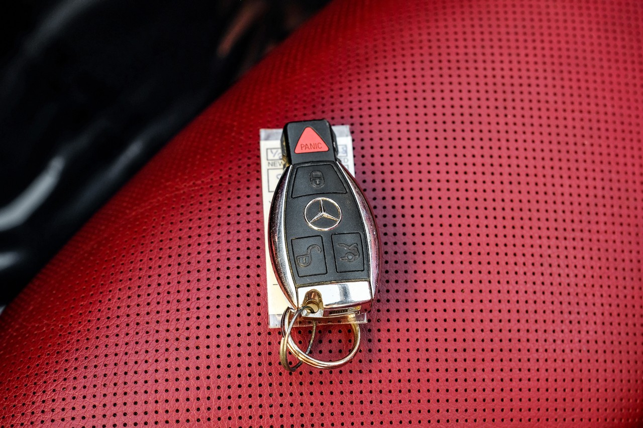 Mercedes-Benz SL 400 Vehicle Main Gallery Image 42