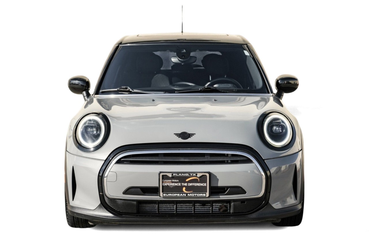 MINI Cooper Vehicle Main Gallery Image 06