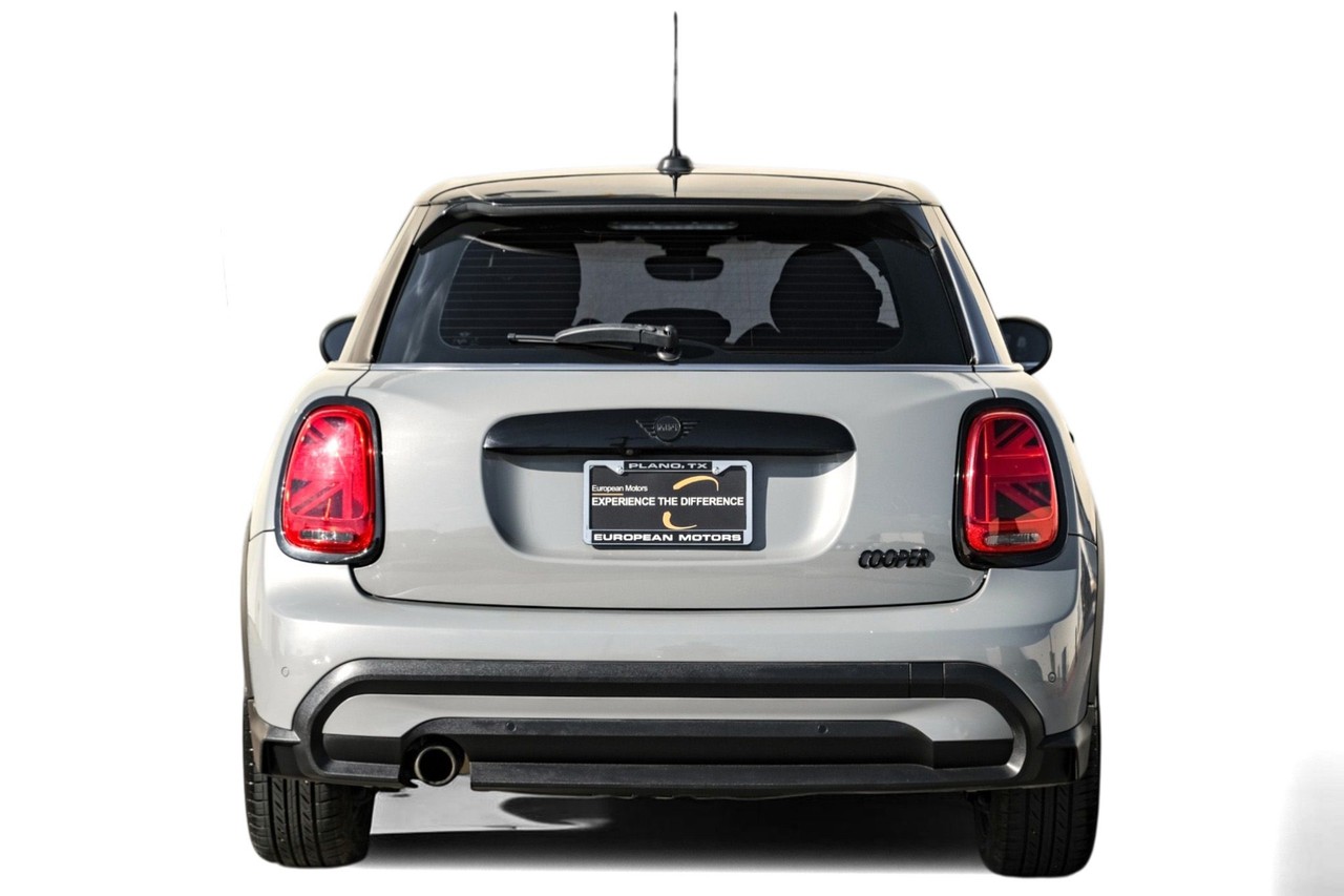 MINI Cooper Vehicle Main Gallery Image 10