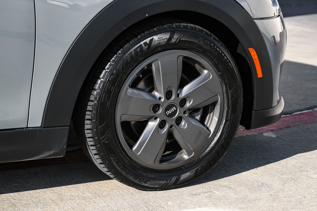 MINI Cooper Vehicle Main Gallery Image 51