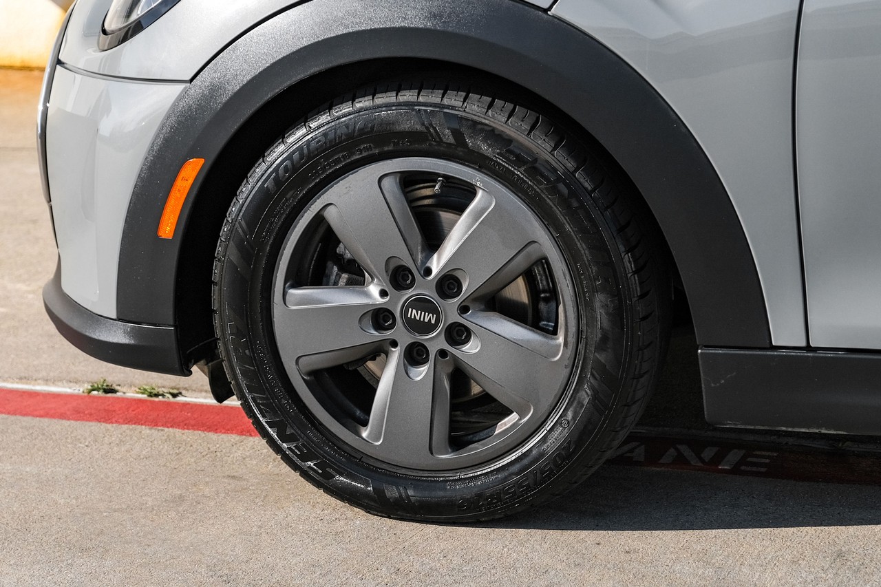 MINI Cooper Vehicle Main Gallery Image 52