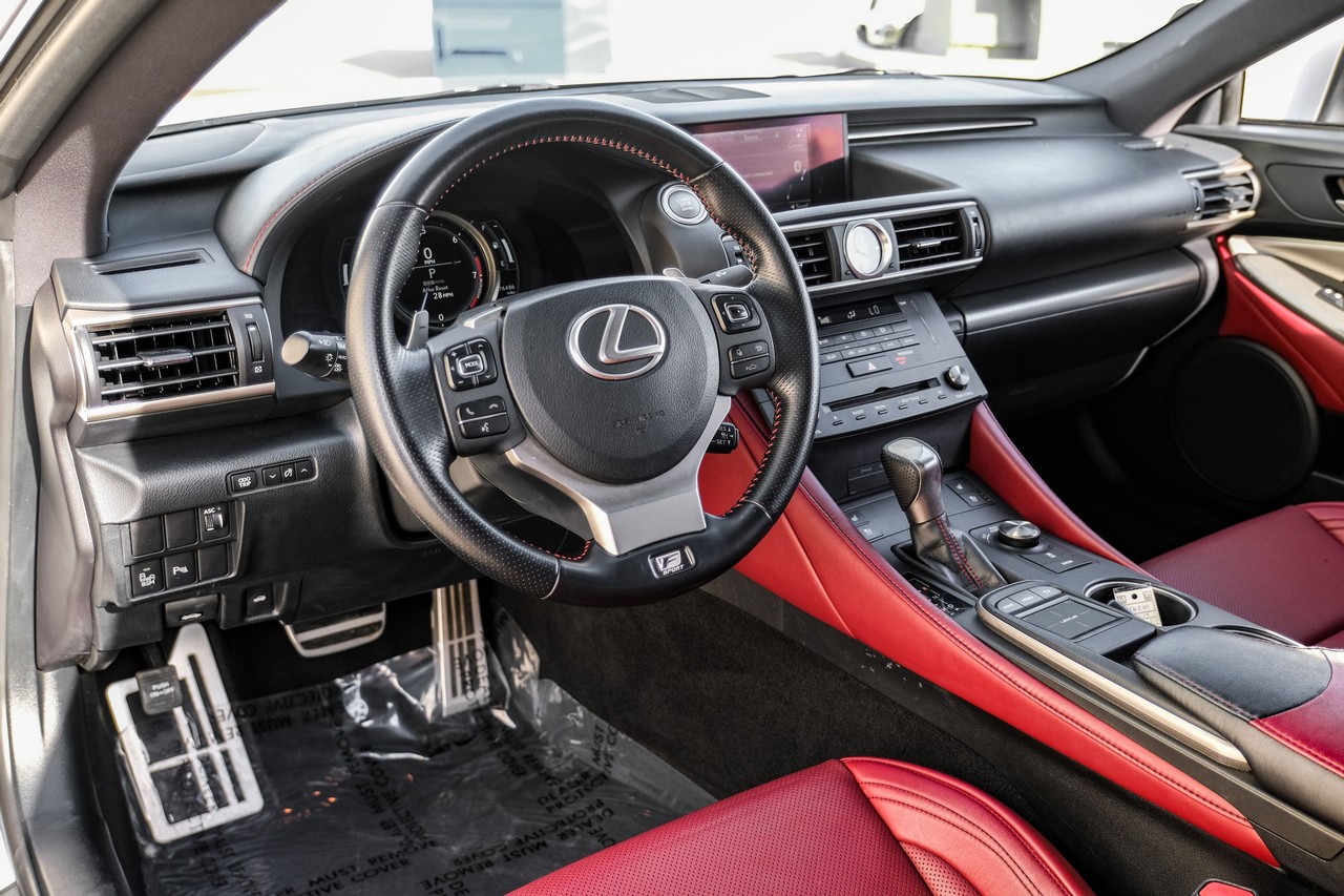 Lexus RC Vehicle Main Gallery Image 03